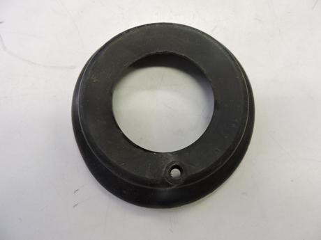 Skoda 105, 120 üzemanyag beöntő cső tömítő gyűrű sárvédőben - 113691804.