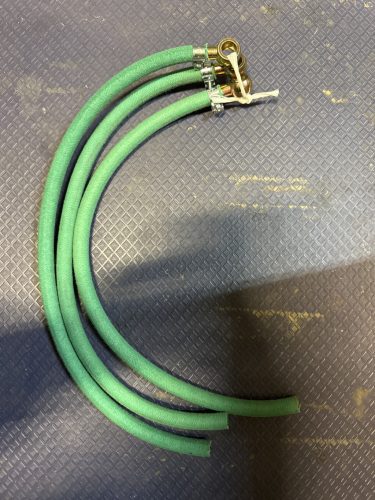 Skoda 100, 110 fékfolyadék tömlő, gumi fékcső készlet a főfékhengerhez  - 111799902